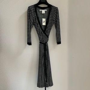 Max Studio stretch wrap dress Small NWT